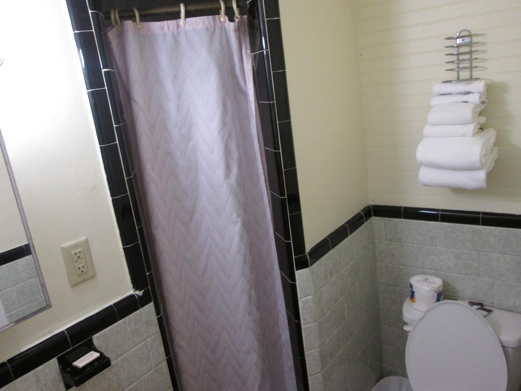 Royale Coach Motor Lodge Hampton Oda fotoğraf