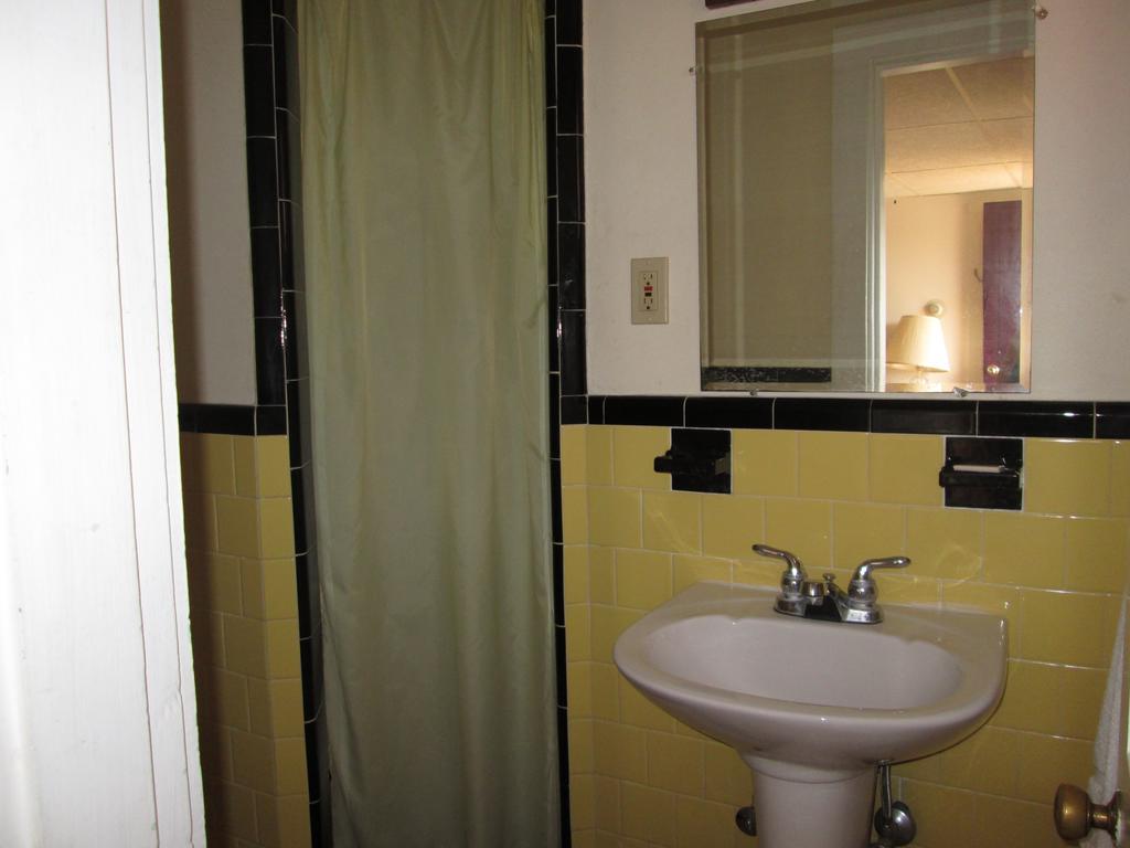 Royale Coach Motor Lodge Hampton Oda fotoğraf